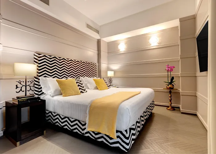 Singer Palace Hotel